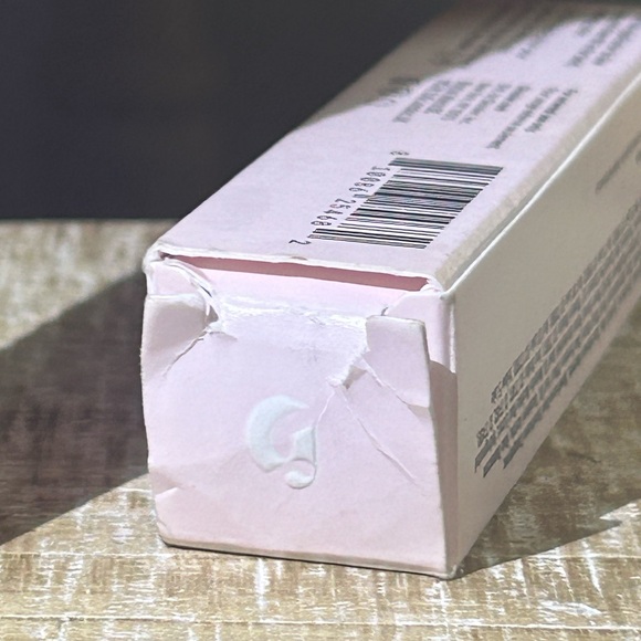 Glossier Suit Soft Touch Lip Cream - Picture 5 of 5